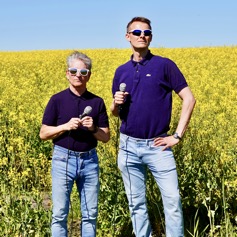OFF. PR FOTO - EN DEJLIG DUO - PÅ EN DEJLIG SOMMERDAG